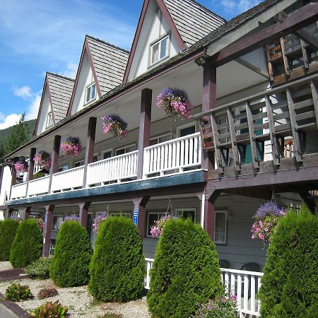 Peaks Lodge Revelstoke Dış mekan fotoğraf