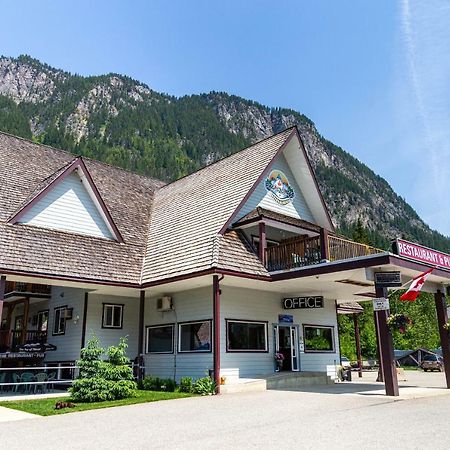 Peaks Lodge Revelstoke Dış mekan fotoğraf
