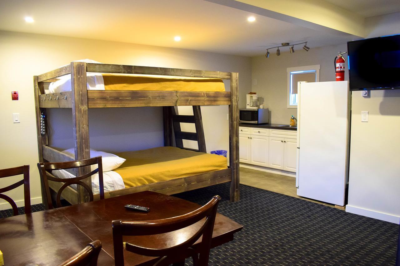 Peaks Lodge Revelstoke Dış mekan fotoğraf