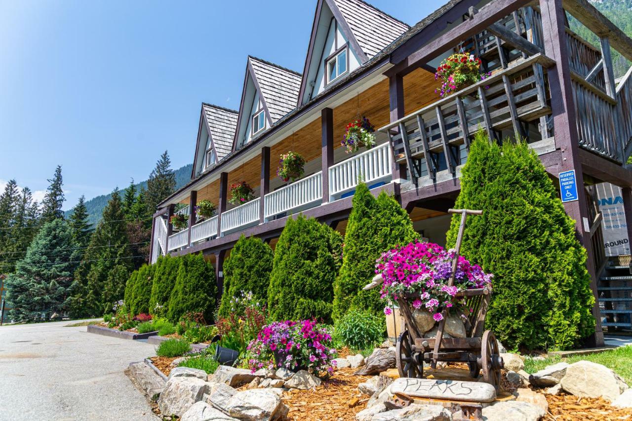 Peaks Lodge Revelstoke Dış mekan fotoğraf