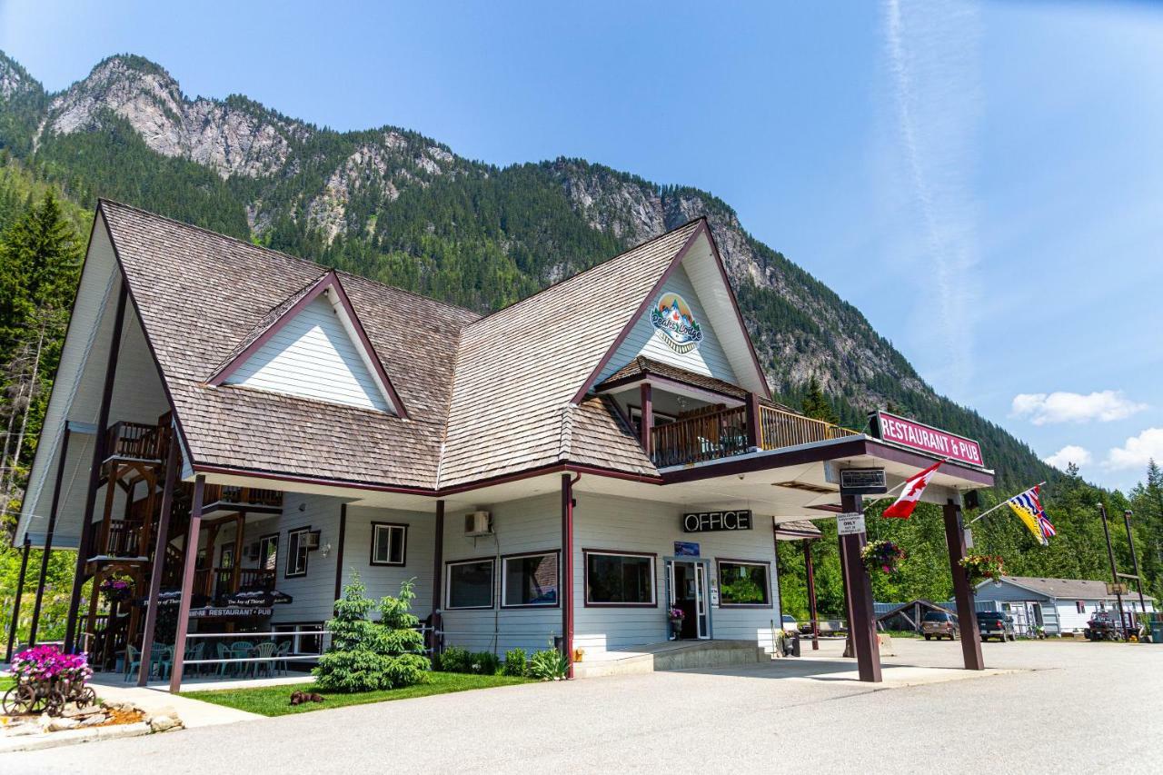 Peaks Lodge Revelstoke Dış mekan fotoğraf