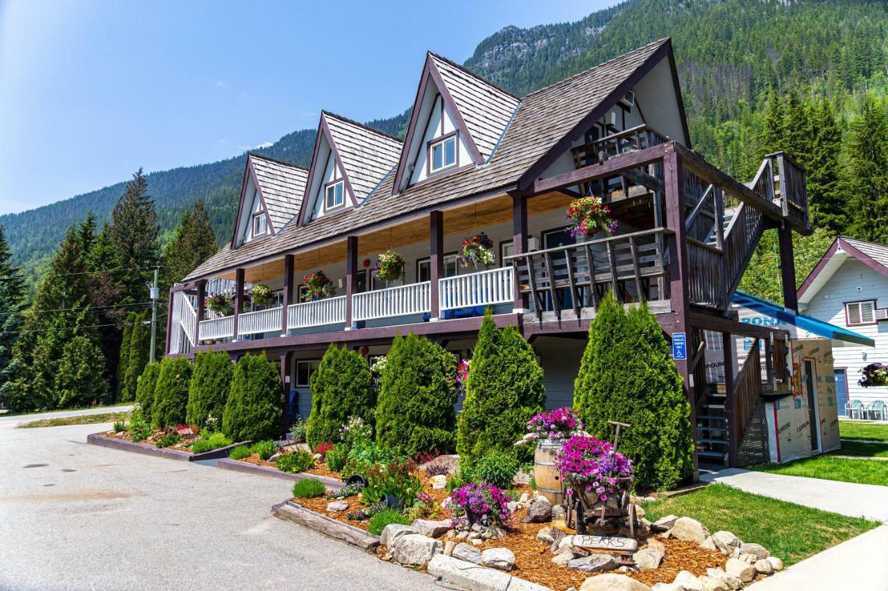 Peaks Lodge Revelstoke Dış mekan fotoğraf