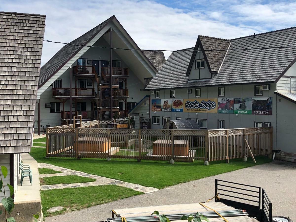 Peaks Lodge Revelstoke Dış mekan fotoğraf