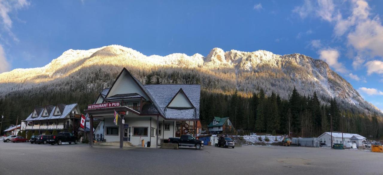 Peaks Lodge Revelstoke Dış mekan fotoğraf