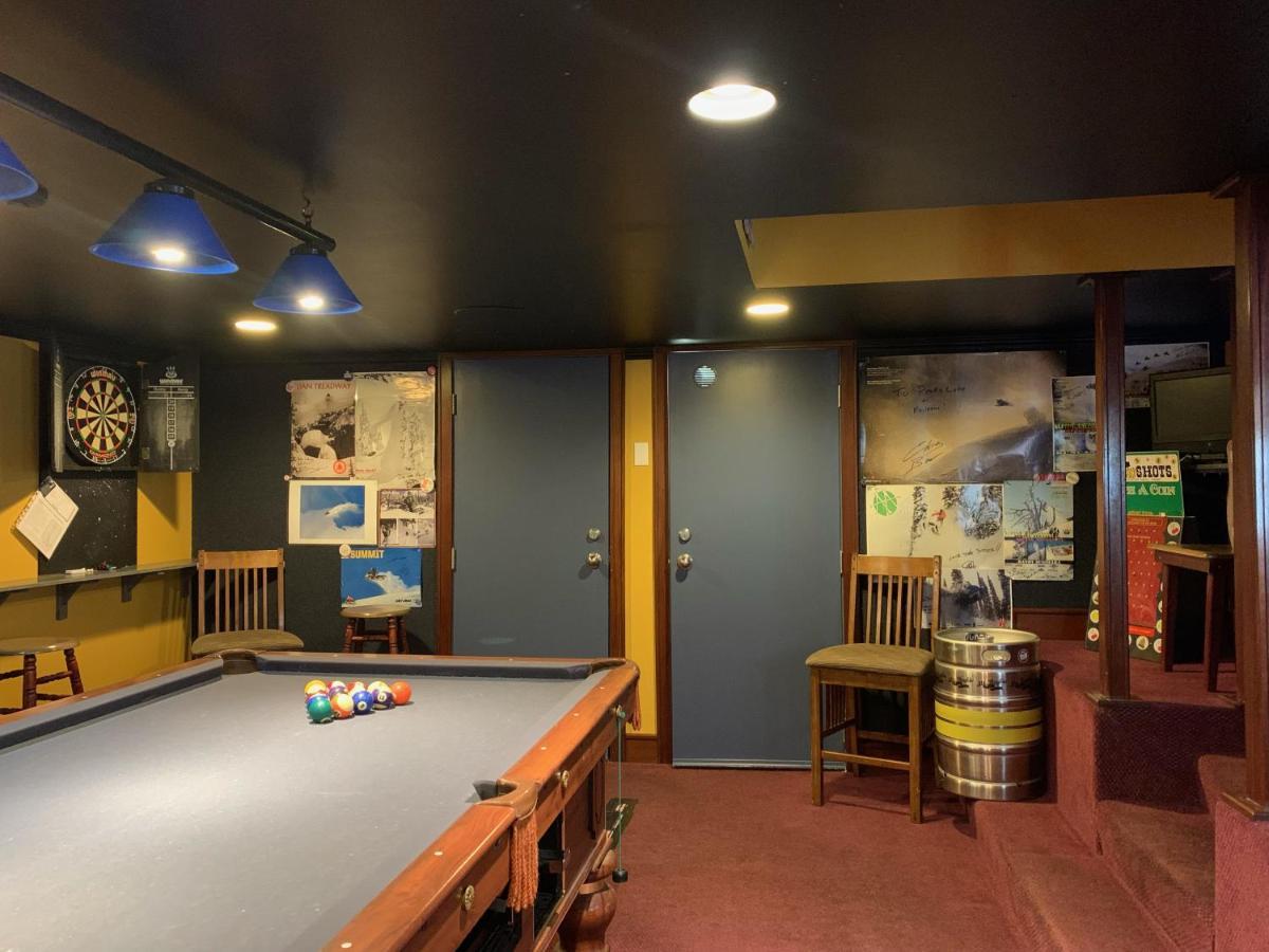Peaks Lodge Revelstoke Dış mekan fotoğraf